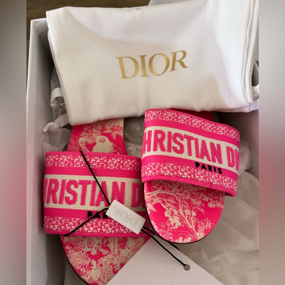 AUTHENTIC Dior slides in fuchsia